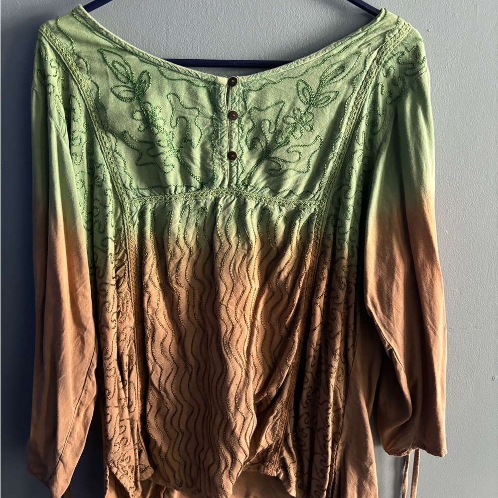 EARTHBOUND Green 3/4 Sleeve Embellished Blouse with Bib Collar